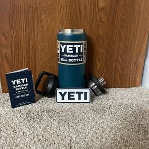 NWT Yeti 26OZ Bottle Chug Cap